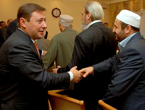 Alexander Khloponin, Plenipotentiary of Russian President for the NCFD, welcomes religious figures of Dagestan. Makhachkala, September 21, 2010. Courtesy of the press service of the President of the Republic of Dagestan