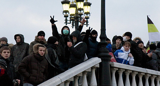 Participants of Yegor Sviridov's commemoration rally in Manege Square in Moscow, December 11, 2010. Photo by Yuri Timofeyev, www.flickr.com/photos/yuri_timofeyev 
