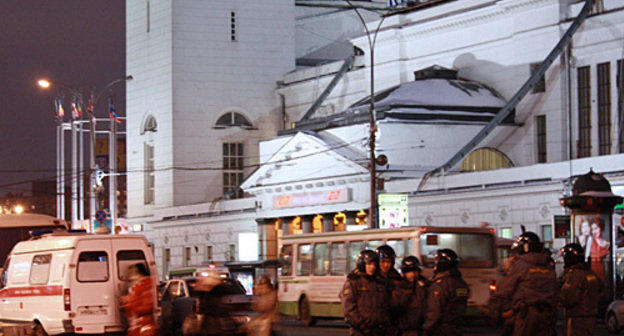 Law enforcers near the Kiev Railway Station in Moscow, December 15, 2010. Photo by the "Caucasian Knot"