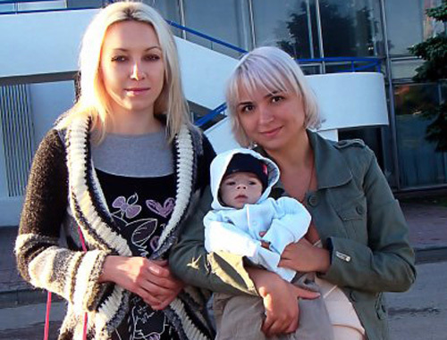 Elena Kolosova with her son. Photo from the appeal to Russian President published at: http://yarik-kolosov.livejournal.com 