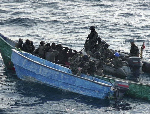 French commandos from Frigate "Floreal" arrest Somalia pirates. Photo by www.africanbusinessreview.co.za