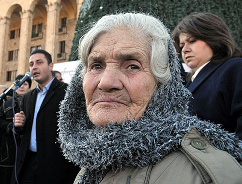 Participant of the refugees' protest action near the building of Georgian Parliament. Tbilisi, January 15, 2011. Courtesy: www.radiotavisupleba.ge, by Nodar Tshvirashvili

