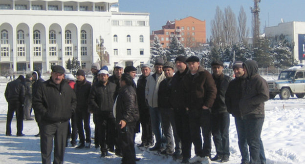 Residents of the Kayakent District of Dagestan in the square near the republic's government, February 17, 2011. Photo by the "Caucasian Knot"