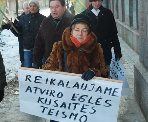 Picket held near the Regional Court in Vilnius with a demand of an open trial of Egle Kusaite. March 02 2011. Photo: Thomas Chivas