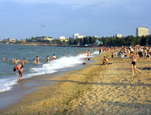 City beach in Makhachkala, Dagestan. Photo
by the "Caucasian Knot"