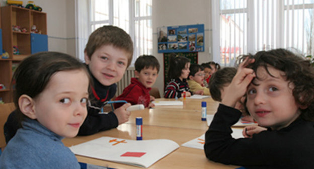 Pupils of a kindergarten in Ingushetia. Photo
from the official website of the Republic of
Ingushetia: www.ingushetia.ru