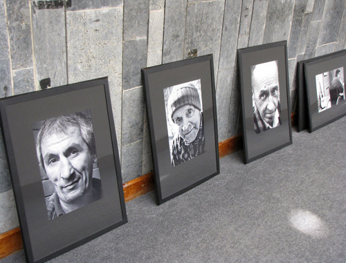 Exhibition "Homeless People" at the Don State Public Library. Portraits are ready to take their places. Rostov-on-Don, April 8, 2011. Photo by the "Caucasian Knot"