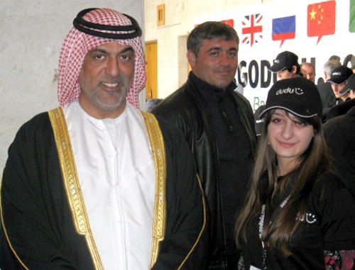 Above left: Sheikh Khalid Al-Hamid (UAE), co-author of the Godudu.com, multilingual social network, at its presentation at the Russian Theatre in Makhachkala. April 15, 2011. Photo of the "Caucasian Knot"