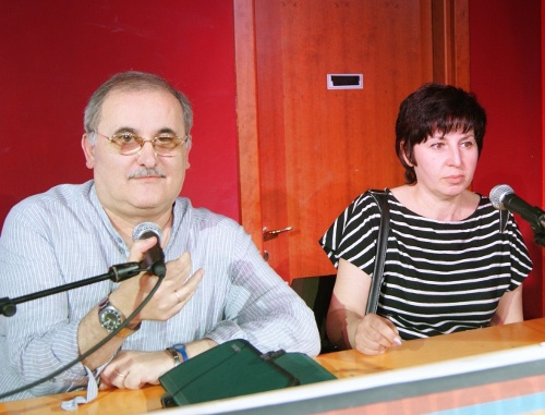 Massimo Bonfatti, organizer of the international conference "War and Peace" on issues of tolerance in Northern Caucasus and head of the public voluntary association "World in Motion", and Ella Kesaeva, founder of the Committee "Voice of Beslan". Italy, Piedmont, city of Carmagnola, April 9, 2011. Photo by the "Caucasian Knot"