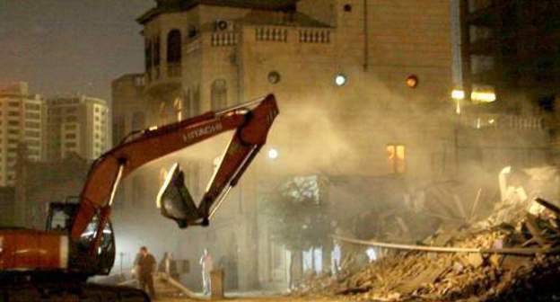 Demolition of the building of the Institute for Peace and Democracy at No. 38 Shamsi Badalbeili Street in Baku, August 11, 2011. Photo by the IA "Turan"