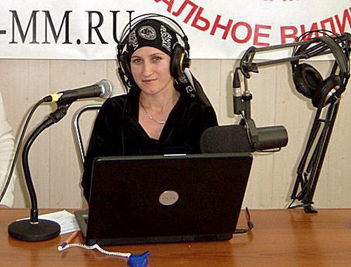 Lawyer Sapiyat Magomedova at Radio "Echo Moskvy-Makhachkala" tells about the progress in investigating her beating, January 12, 2011. Photo: zakir05.livejournal.com
