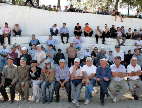 Rally in the village of Karata, Akhvakh District of Dagestan, with a demand to cancel the statement of the district head on the transfer of agricultural lands into the district municipal property, September 12, 2011. Photo by Akhmednabi Akhmednabiev for the "Caucasian Knot"