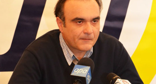 Georgian journalist Lazo Lazareishvili at a press conference in the office of the Institute for Reporters' Freedom and Safety (IRFS) in Baku. January 11, 2012. Courtesy of www.irfs.az