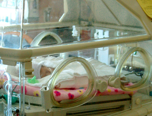 Incubator for nursing newborns. Photo by Sheraz Sadiq, KQED QUEST Flickr Group