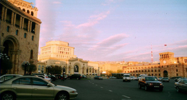Erevan, Republic square. Photo of "Caucasian Knot"