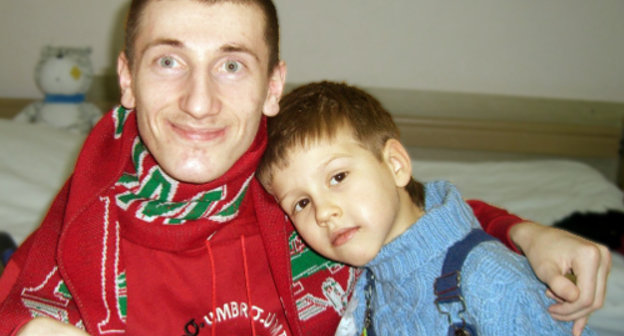 Malik Akhmadov (left). Photo from the album of Anna Nevoya in the social network "VKontakte"
