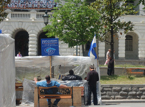 Tbilisi, Rustaveli avenue, camp of opposition. 27 May 2009. Photo of "Caucasian Knot"