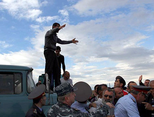 Armenia, May 13, 2013: farmers from the Armavir Region block the highway Armavir-Margara demanding compensation of damage caused by a heavy hail. Courtesy of the http://www.aysor.am