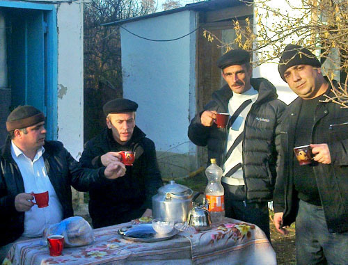 Residents of the village of Khrakh-Uba. Photo: official website of FLNCA, http://flnka.ru/