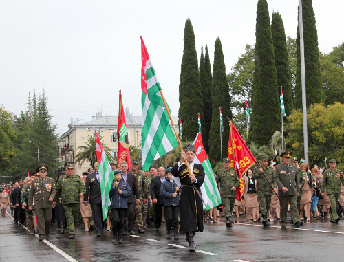 Veterans of 1991-1992 war marching at the military parade in Sukhum, September 30, 2013. Photo by Angela Kochuberia for the “Caucasian Knot”.
