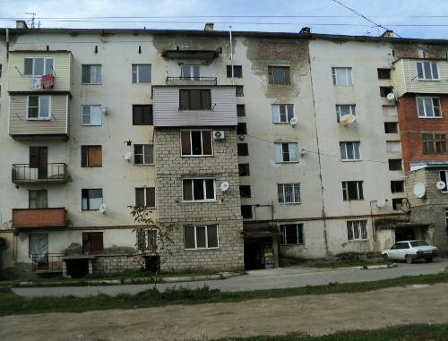 Dilapidated house located in the village of Adiyukh. Nalchik, 2013. Photo by Lyudmila Maratova for the "Caucasian Knot"