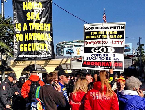 Opponents of homosexuality came out in Sochi to the central railway station with posters in English. Sochi, February 10, 2014. Photo: http://ipolk.ru/