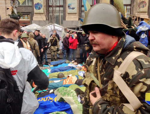 Maidan defenders paying tribute to their perished comrades. Kiev, February 21, 2014. Photo: Jeroen Akkermans, RTL News Berlin 