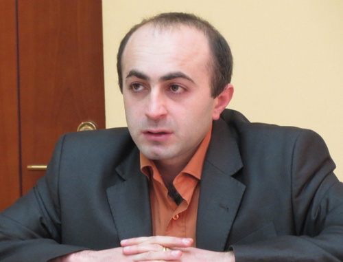 Iyk Khanumyan, chairman of the "National Revival" Party, at a press conference in Stepanakert. Nagorno-Karabakh, February 24, 2014. Photo by Alvard Grigoryan for the ‘Caucasian Knot’. 