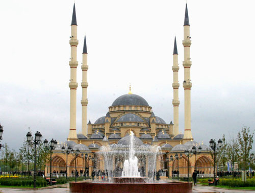 The Mosque "Heart of Chechnya" named after Akhmat Kadyrov. Grozny. Photo: Andre Widmer Maiakinfo http://ru.wikipedia.org/