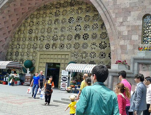Yerevan Roofed Marketplace. May 24, 2014. Photo by Armine Martirosyan for the "Caucasian Knot"