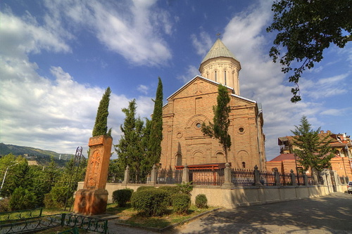 Tbilisi, Nor-Echmiadzin Church. Photo: Serouij, http://commons.wikimedia.org/wiki/File:Grounds_of_the_Ejmiatsin_Armenian_Church,_Tbilisi. JPG, Attribution 3.0 Unported (CC BY 3.0)
