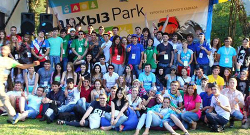 Participants of the fifth annual North-Caucasian Youth Forum "Mashuk-2014". Photo http://www.xn--80auecjmsdg1b.xn--p1ai/page/mozgovoy_shturm_na_kurorte