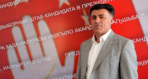 Abkhazian presidential candidate Leonid Dzapshba in the electoral office. Photo: http://dzapshba.com/