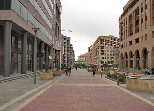 Armenia, Yerevan, Northern Avenue. Photo by http://en.wikipedia.org 