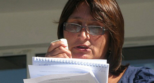 Svetlana Isaeva, the head of the "Mothers of Dagestan for Human Rights", at the rally against law enforcers’ illegal actions. Makhachkala, September 24, 2010. Photo by Zakir Magomedov. 