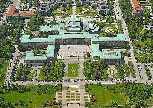 Ankara, Turkish Parliament Building. Photo by http://ru.wikipedia.org