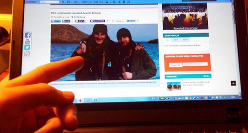 Journalists read news about Shishani’s death on the Internet. Photo by BS for the ‘Caucasian Knot’. 