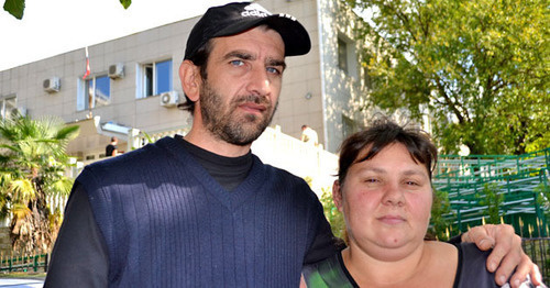 Mardiros Demerchyan with his wife. Photo by Svetlana Kravchenko for the ‘Caucasian Knot’. 