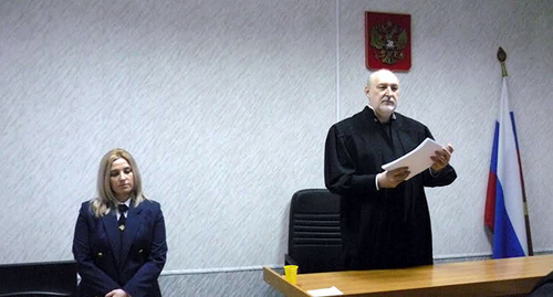 Judge of the Lenin District Court of Rostov-on-Don Vladimir Strokov reading the verdict. Photo by Olesya Dianova for the ‘Caucasian Knot’. 