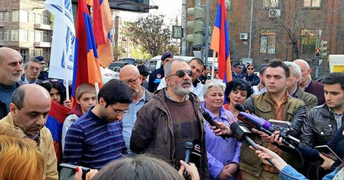 The protest action of the members of the "Founding Parliament". Yerevan, April 7, 2015. Photo: Founding Parliament https://vk.com/pre.parliament