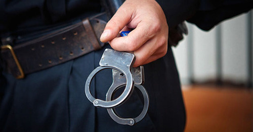Handcuffs. Photo: Fedyor Obmaykin / Yugopolis