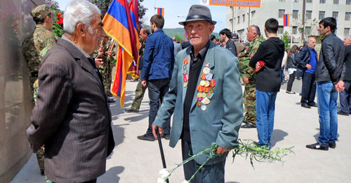War veterans at the Memorial complex in Stepanakert, Nagorno-Karabakh, May 9, 2015. Photo by Alvard Grigoryan for the ‘Caucasian Knot’.  