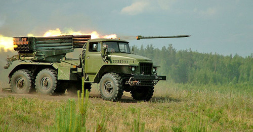 Firing from the jet system of volley fire. Phot: Yuri Kuchinsky https://ru.wikipedia.org