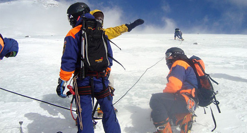 Rescuers in the mountains of Kabardino-Balkarian Republic. Photo: http://www.mchsmedia.ru/newsline/item/6466849/