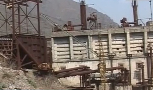 A part of the Tyrnyauz tungsten-molybdenum mining plant. April 2013. Photo: the State Television and Radio Broadcasting Company of the Stavropol Territory, Vestikavkaz.tv