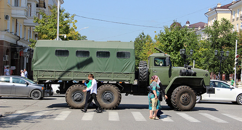 Military vehicle in Grozny street. Photo by Magomed Magomedov for the ‘Caucasian Knot’. 