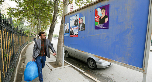 Posters of the candidates in Tebriz street, Baku, October 19, 2015. Photo by Aziz Karimov for the ‘Caucasian Knot’. 
