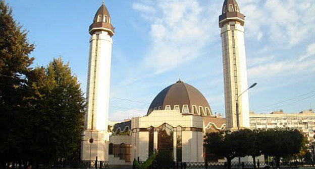 Kabardino-Balkaria, mosque in Nalchik. Photo by www.panoramio.com/photo/32627620