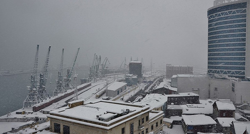Port of Batumi during snowfall, January 3, 2016. Photo: puerrtto.livejournal.com