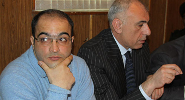 Einullah Fatullaev (on the left), editor-in chief of the "Real Azerbaijan" newspaper, and his advocate Isakhan Ashurov at the Garadag District Court of Baku. April 28, 2010. Photo by Turkhan Karimov for the "Caucsian Knot"